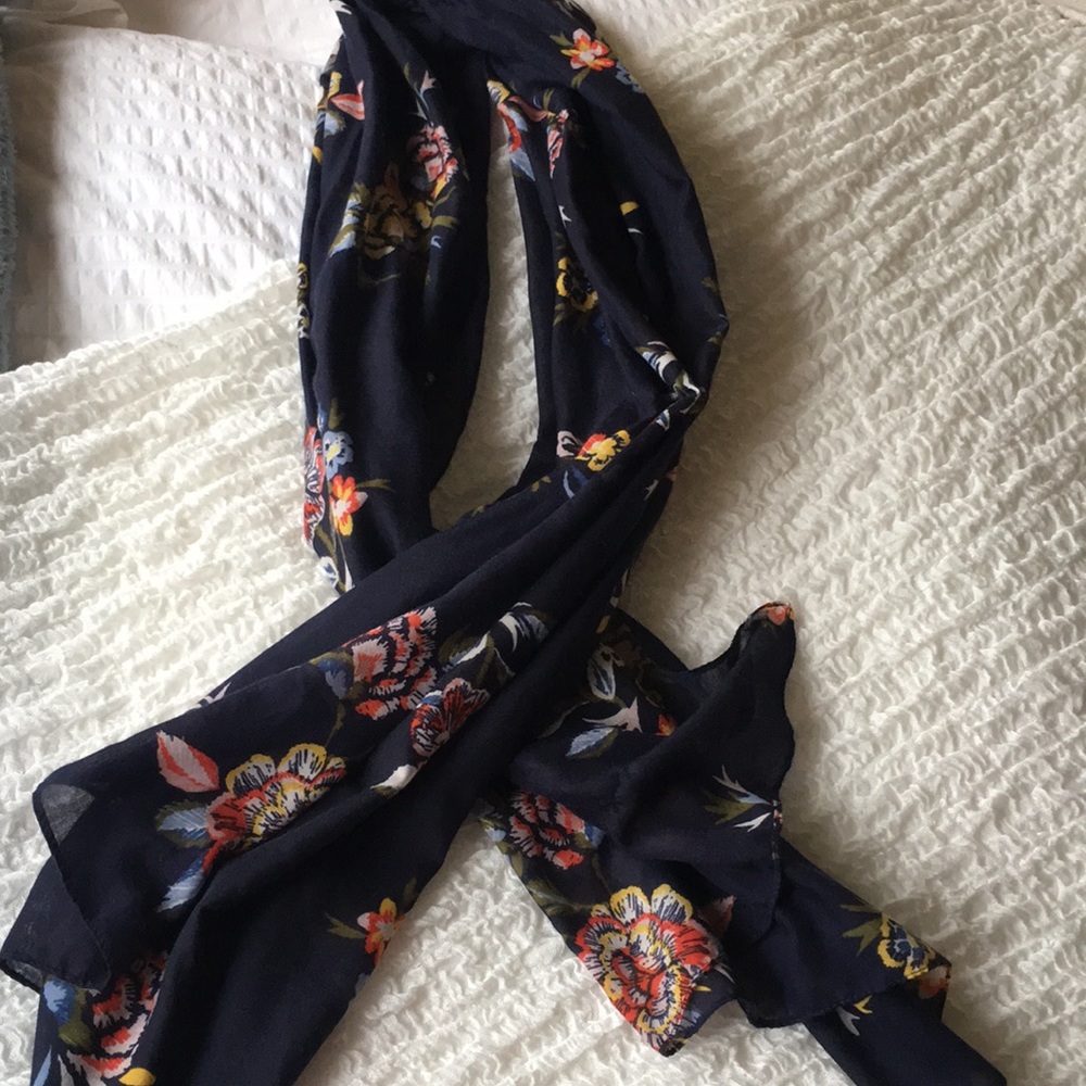 Floral/Navy scarf